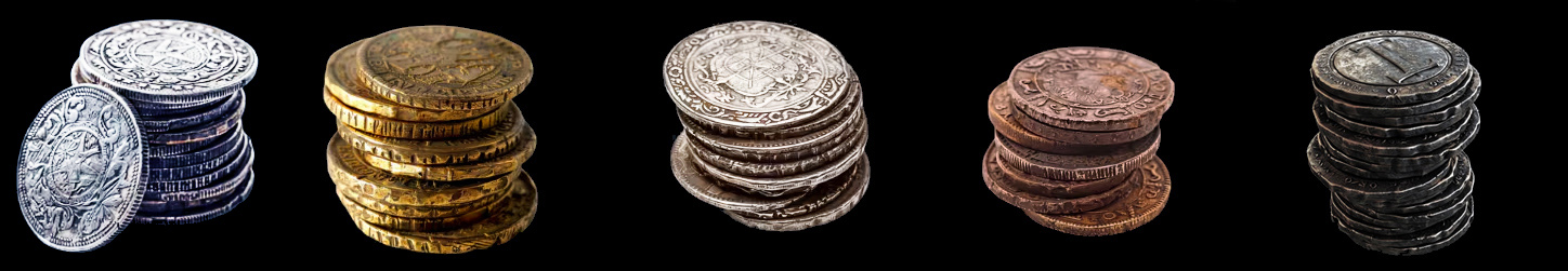 Le service des gardiens des portes n'est payable qu'en pièces de platine, d'or, d'argent, de cuivre et d'arkmetal, bien que ces dernières n'aient plus cours.