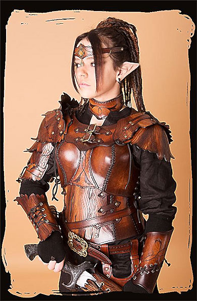 Armure traditionnelle de cuir elfique Armure traditionnelle de cuir elfique