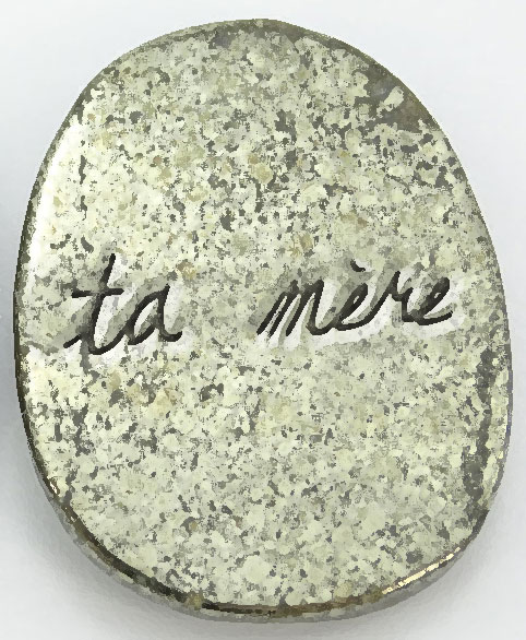 Plaque en argent avec une réponse du savoir absolu