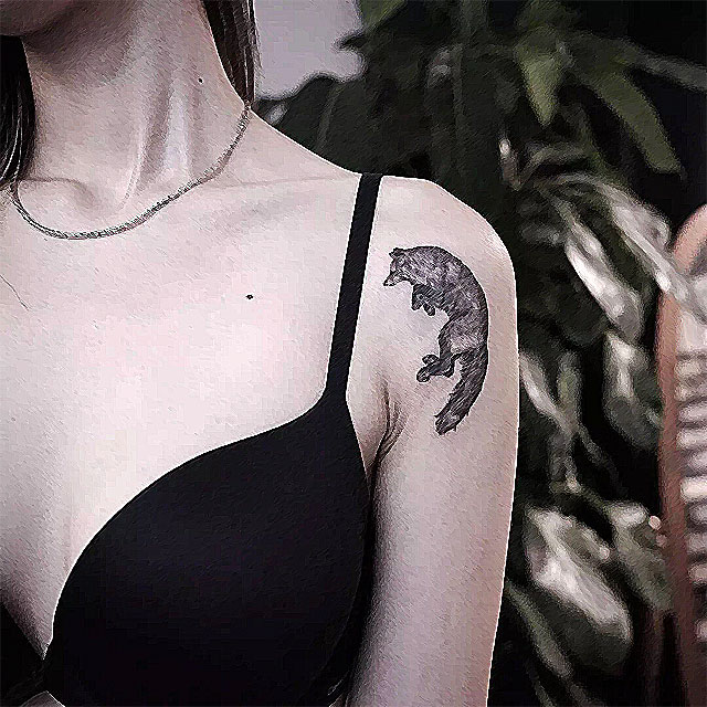 Les tatouages religieux peuvent remplacer les symboles de clercs pour lancer les sorts divins Clercs tatouage focus religieux